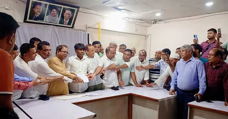 বিএনপির মনোনয়ন ফরম জমা দিলেন মির্জা ফখরুলের ভাইসহ ৩ জন